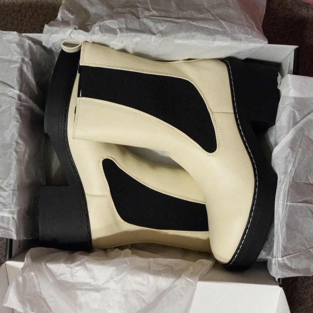 NINE WEST PLATFORM CHELSEA Doleas Boots, Size 10/11 - Picture 2 of 11